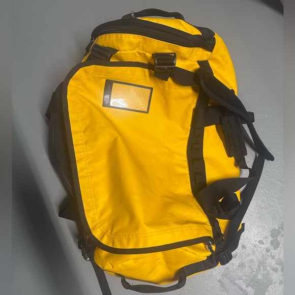 North Face Medium Base Camp Dudfle - Picture 1 of 3